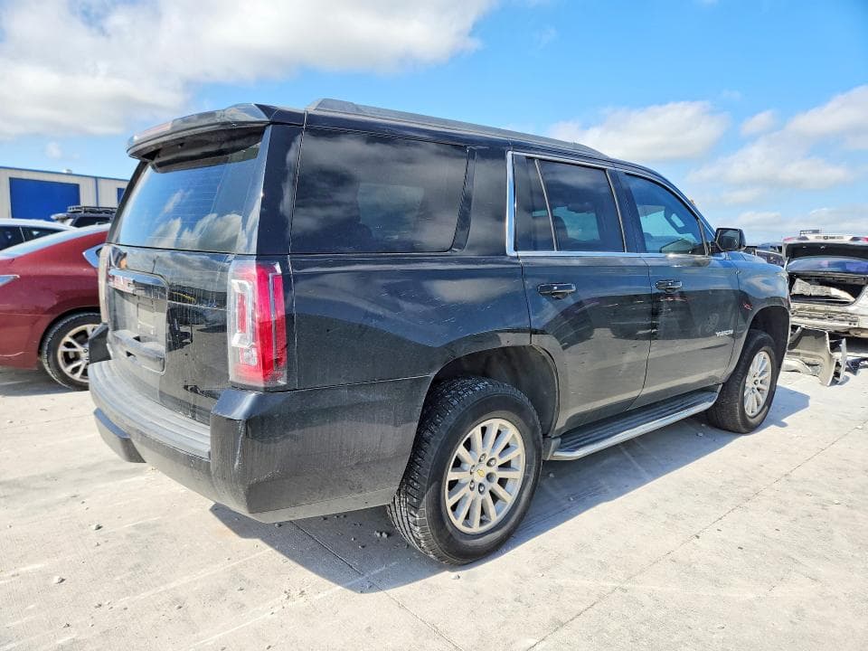 2017 GMC YUKON SLT 3