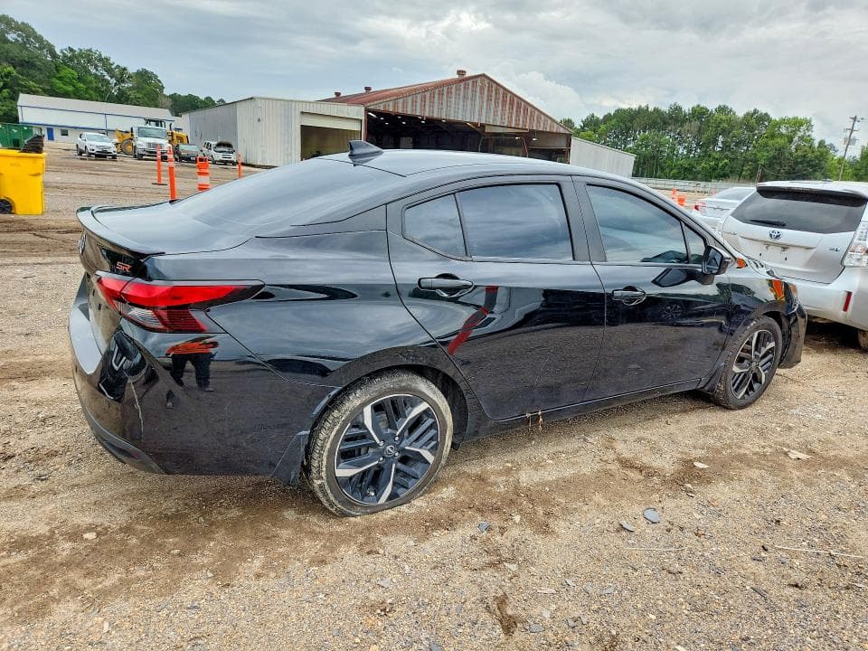 2024 NISSAN VERSA SR 3