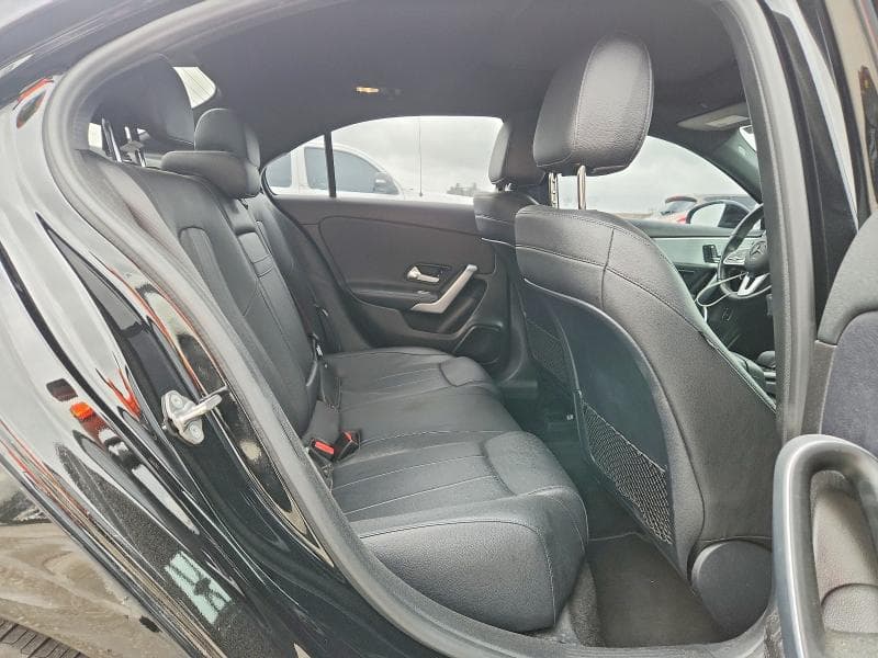2020 MERCEDES-BENZ A 220 10