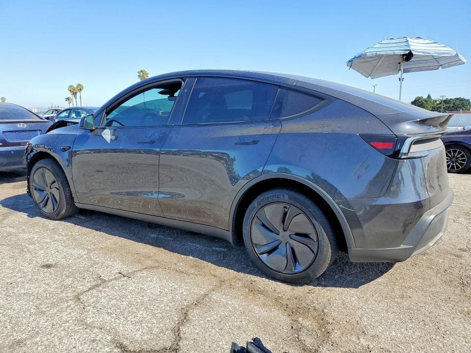 2026 TESLA MODEL Y 2