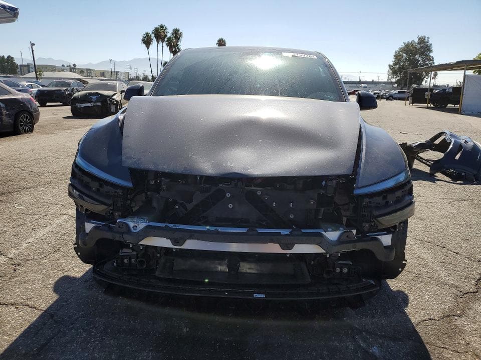 2026 TESLA MODEL Y 5