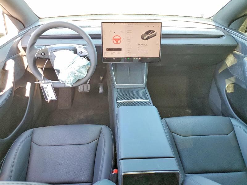 2026 TESLA MODEL Y 8