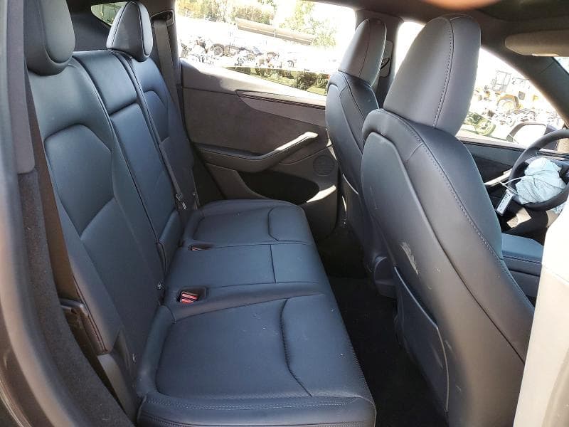2026 TESLA MODEL Y 10