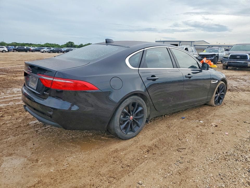 2017 JAGUAR XF PREMIUM PREMIUM 3