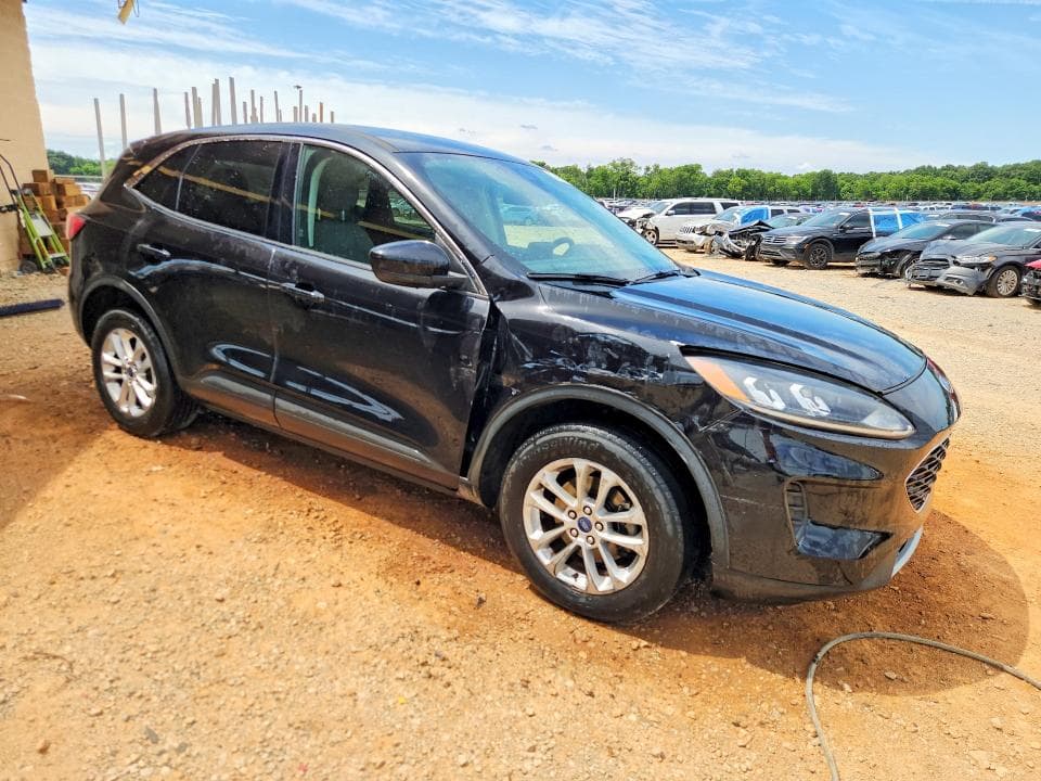 2021 FORD ESCAPE SE 4