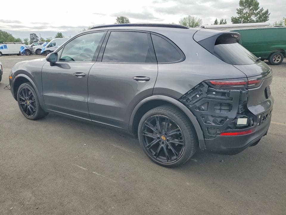 2022 PORSCHE CAYENNE 2