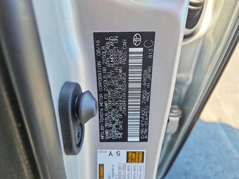2017 TOYOTA PRIUS TWO 12