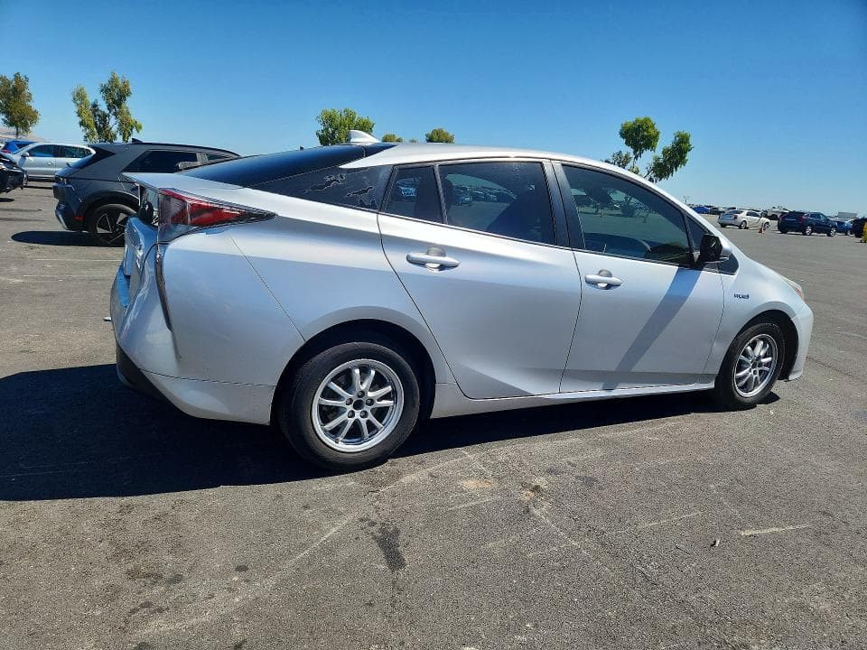 2017 TOYOTA PRIUS TWO 3