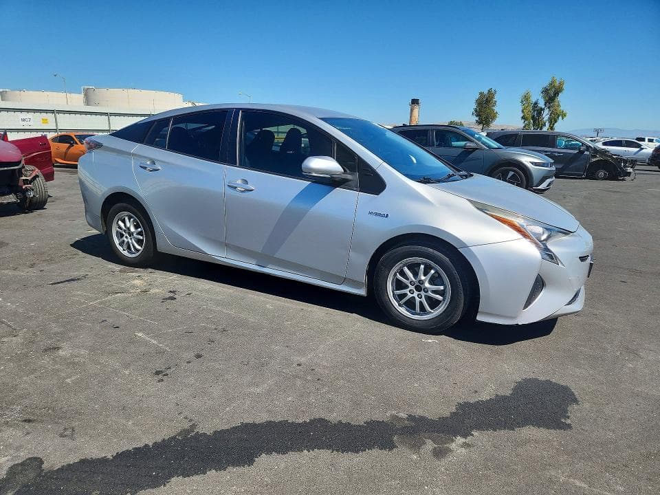 2017 TOYOTA PRIUS TWO 4