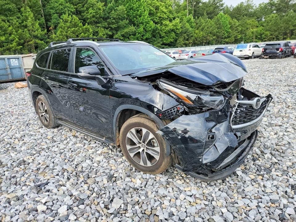 2023 TOYOTA HIGHLANDER XLE 4
