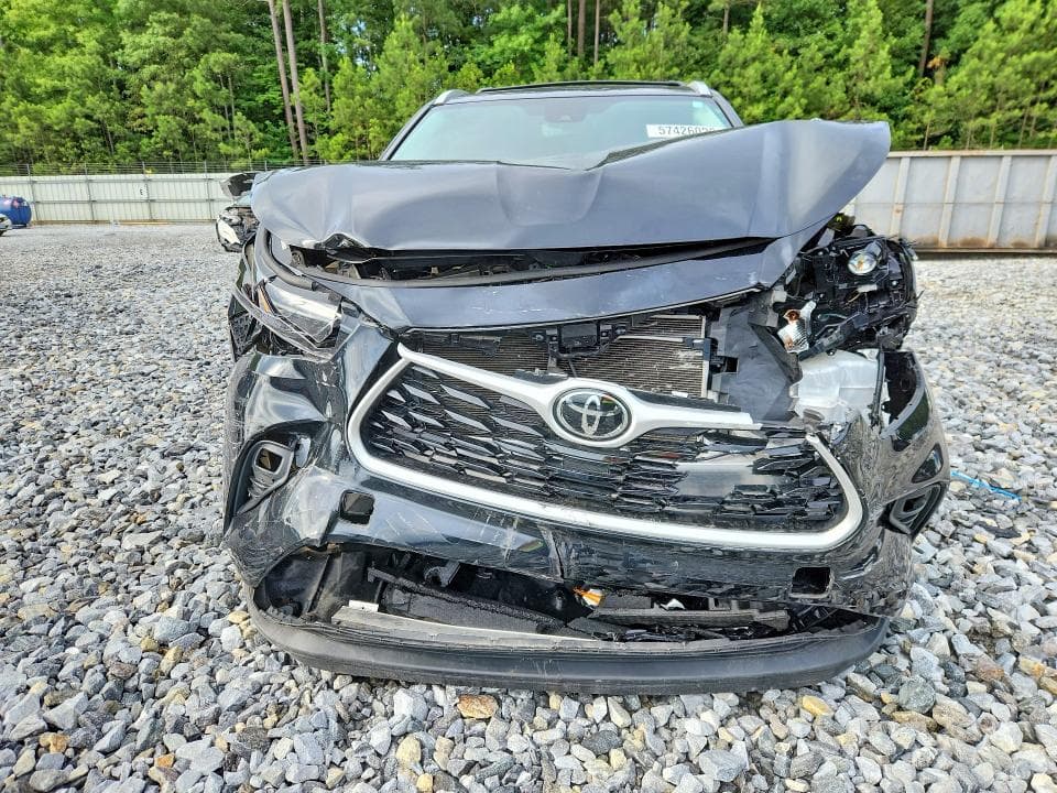 2023 TOYOTA HIGHLANDER XLE 5