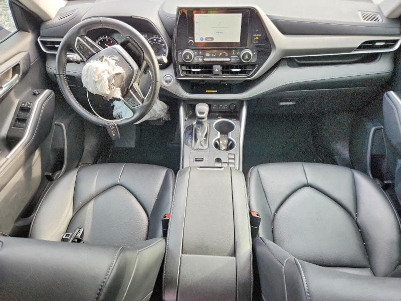 2023 TOYOTA HIGHLANDER XLE 8