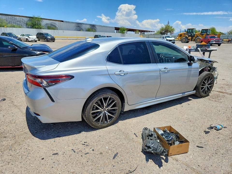 2023 TOYOTA CAMRY SE 3