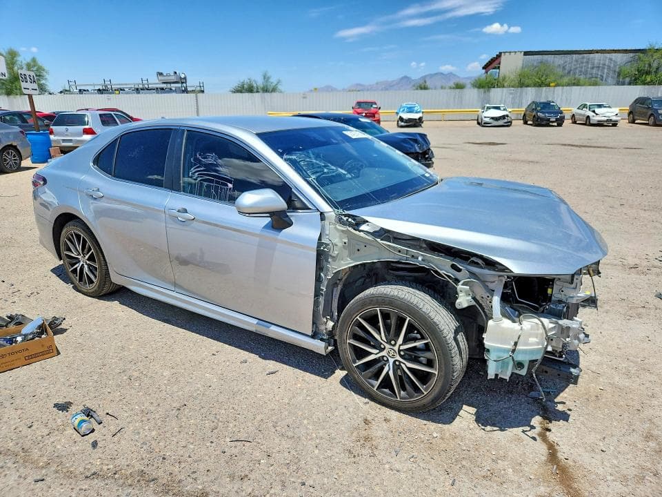 2023 TOYOTA CAMRY SE 4