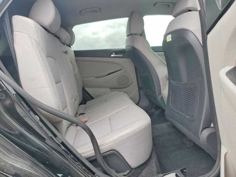 2020 HYUNDAI TUCSON SE 11