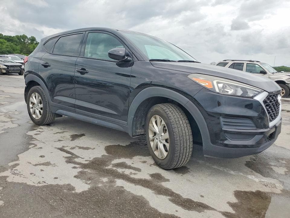 2020 HYUNDAI TUCSON SE 4