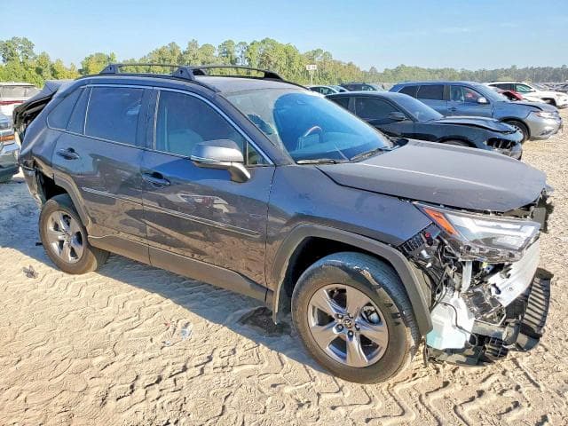 2025 TOYOTA RAV4 XLE 4