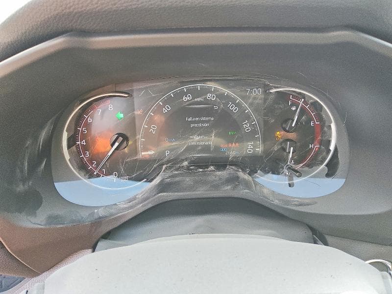 2025 TOYOTA RAV4 XLE 9