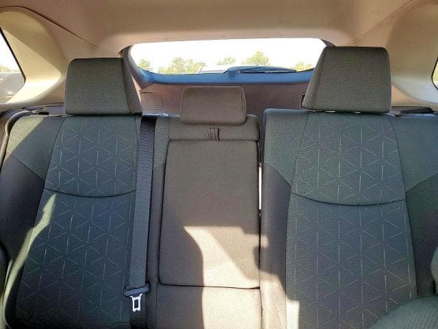 2025 TOYOTA RAV4 XLE 10