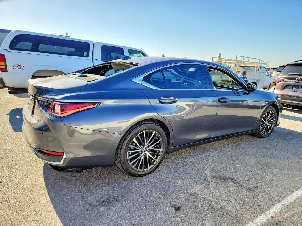 2023 LEXUS ES 300H BASE 3