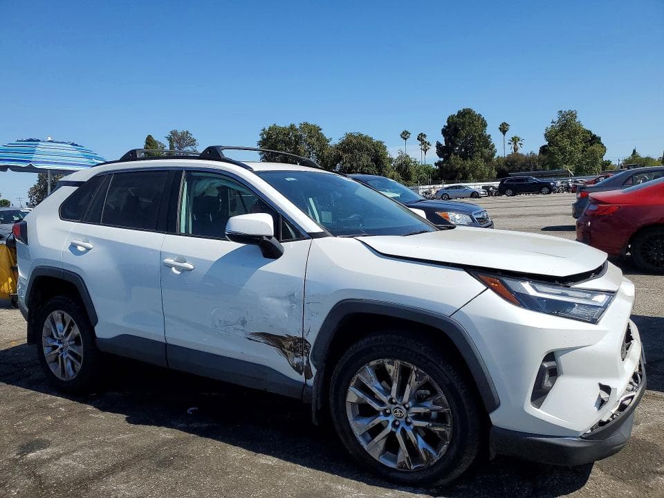 2023 TOYOTA RAV4 XLE PREMIUM 4