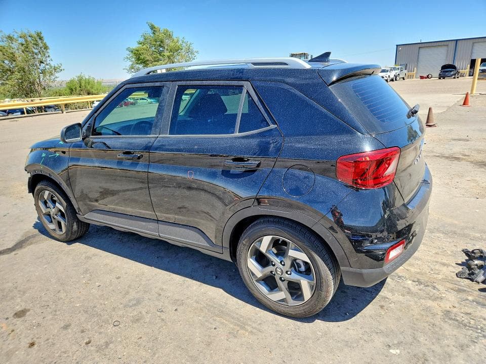 2022 HYUNDAI VENUE SEL 2