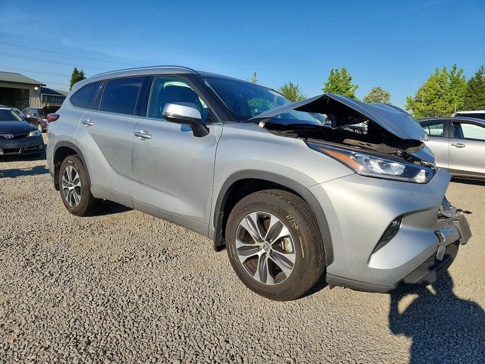 2020 TOYOTA HIGHLANDER XLE XLE 4