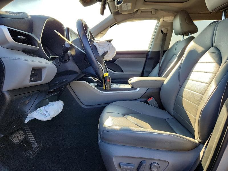 2020 TOYOTA HIGHLANDER XLE XLE 7