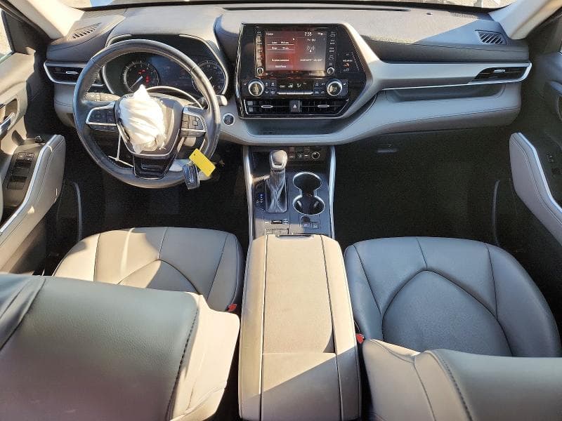 2020 TOYOTA HIGHLANDER XLE XLE 8