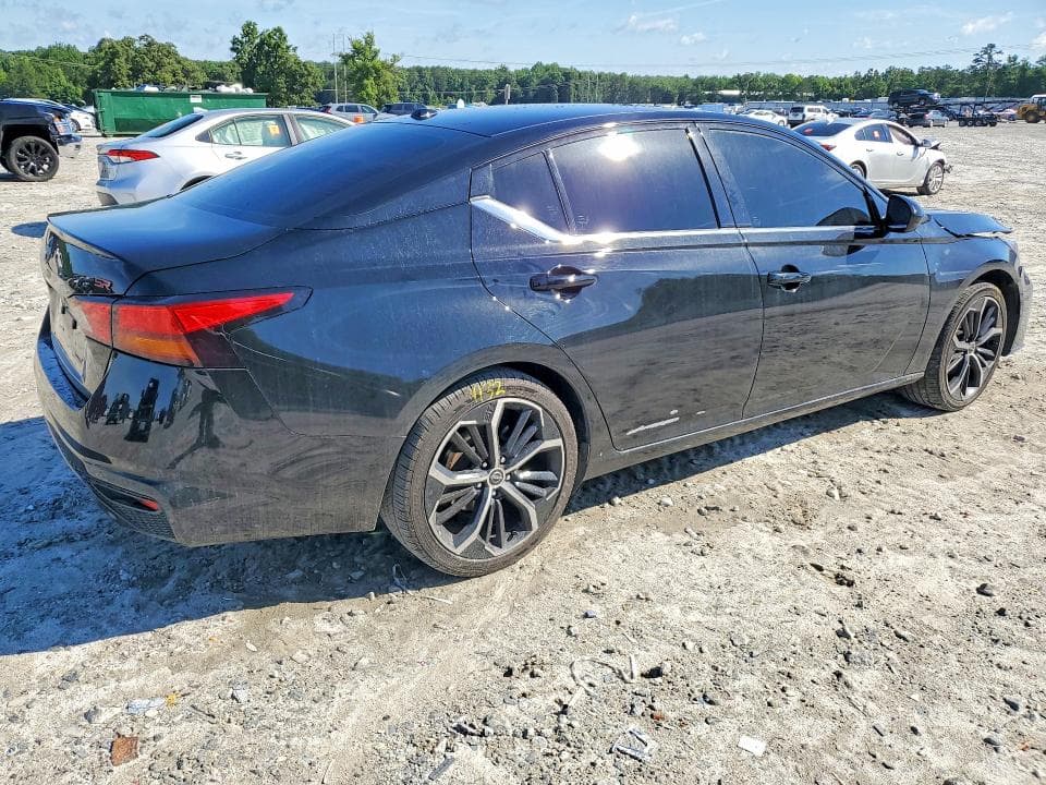 2023 NISSAN ALTIMA SR 3