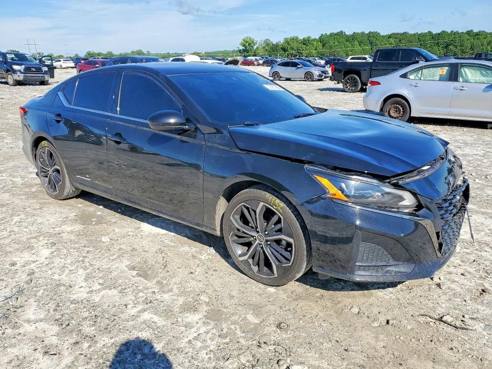 2023 NISSAN ALTIMA SR 4