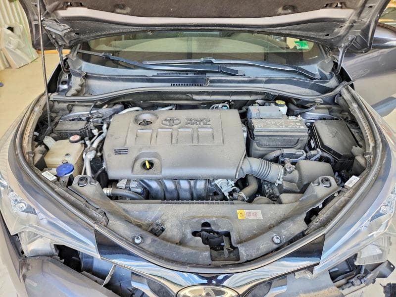 2019 TOYOTA C-HR XLE 11