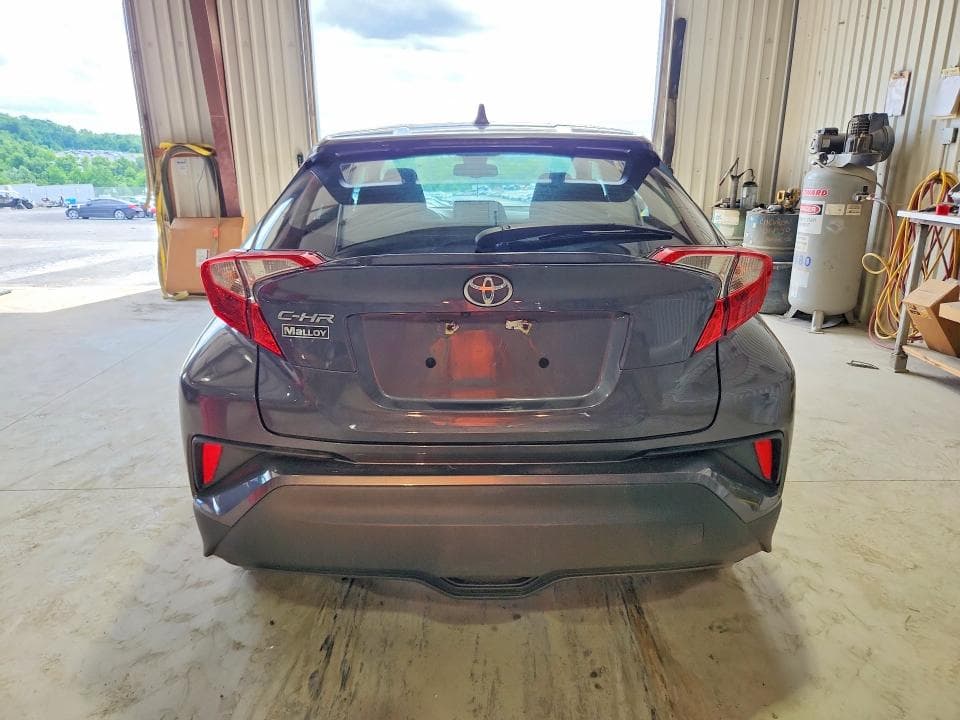 2019 TOYOTA C-HR XLE 6