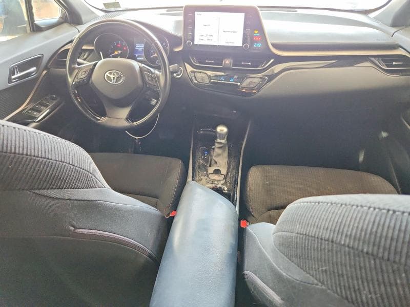 2019 TOYOTA C-HR XLE 8
