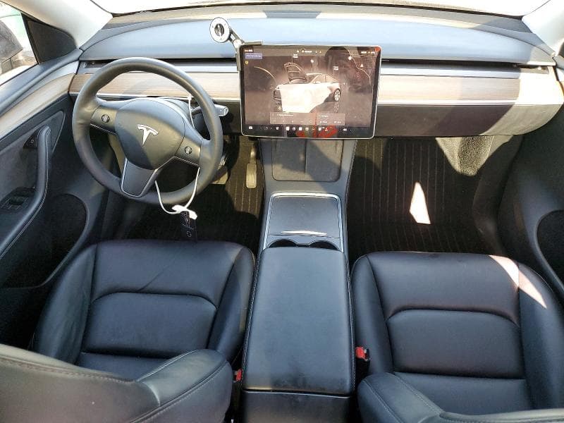 2023 TESLA MODEL Y 8