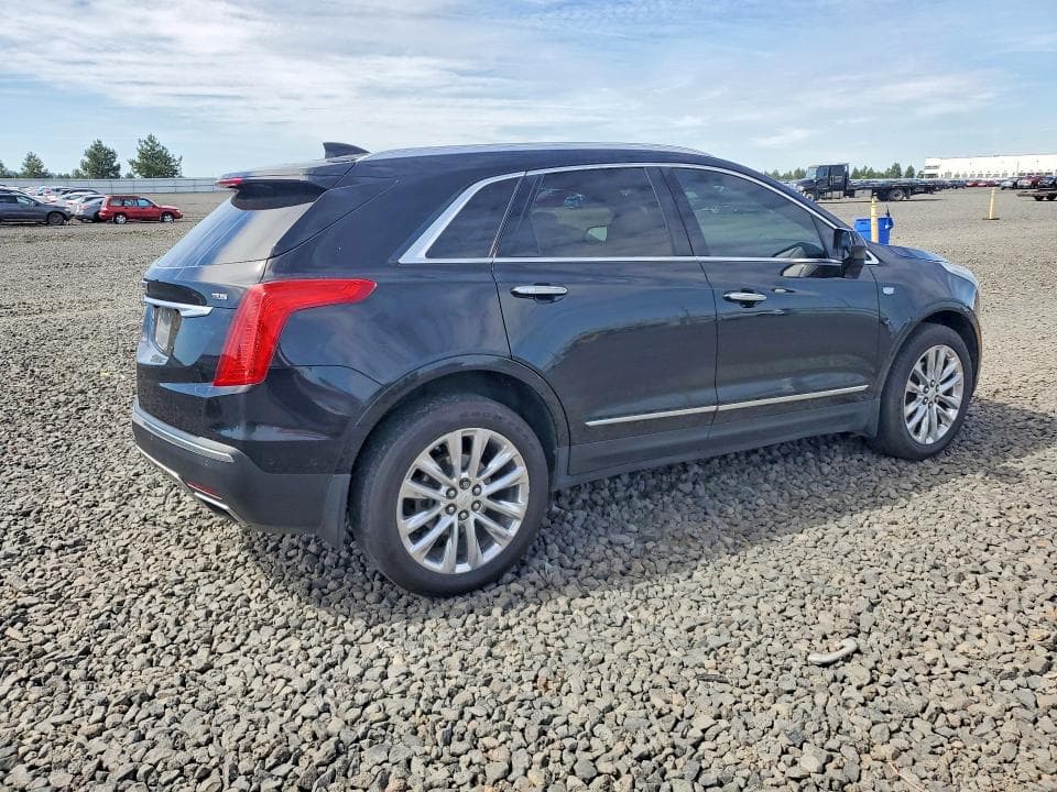2017 CADILLAC XT5 PLATINUM 3