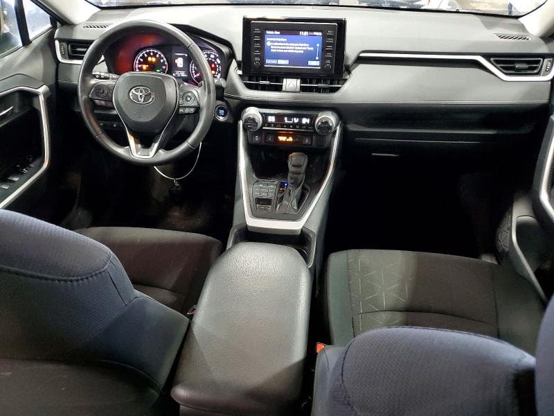 2019 TOYOTA RAV4 XLE XLE 8