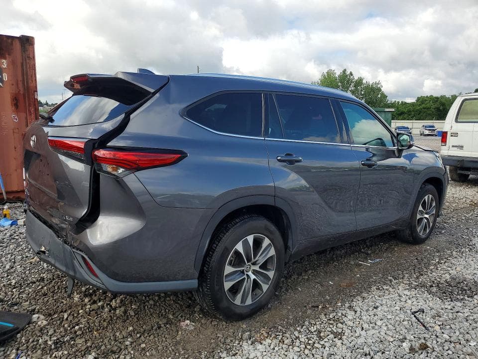 2021 TOYOTA HIGHLANDER XLE XLE 3