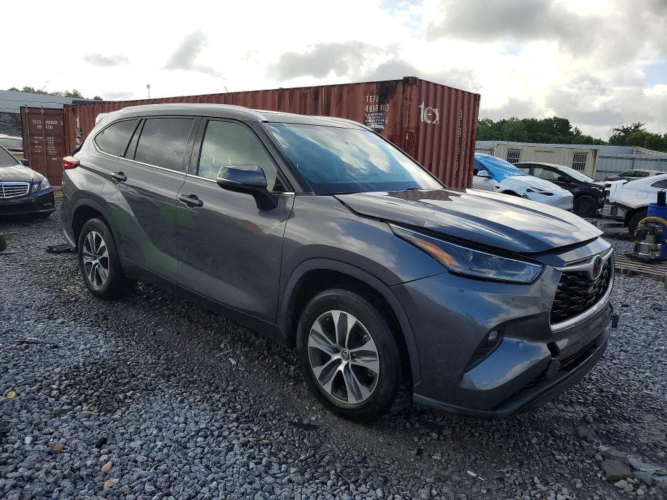 2021 TOYOTA HIGHLANDER XLE XLE 4