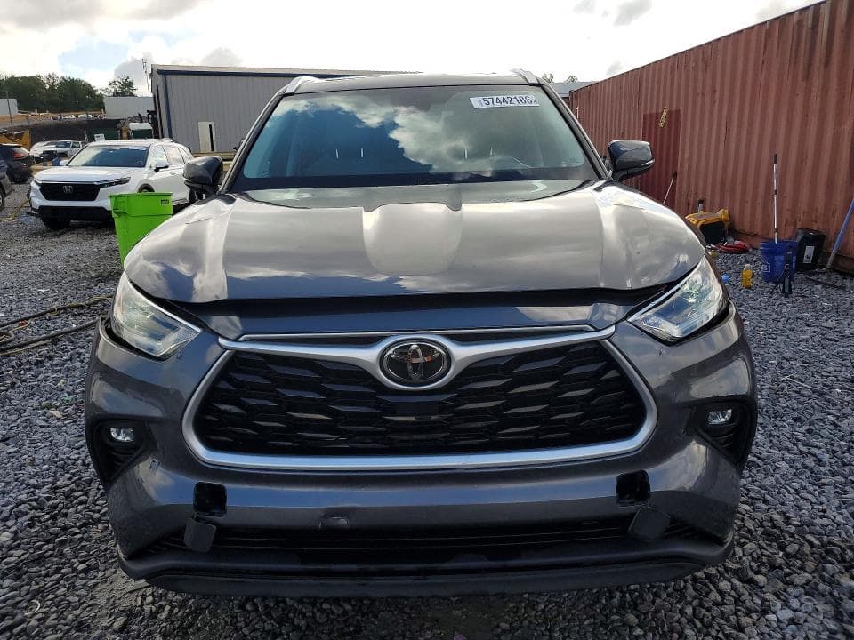 2021 TOYOTA HIGHLANDER XLE XLE 5