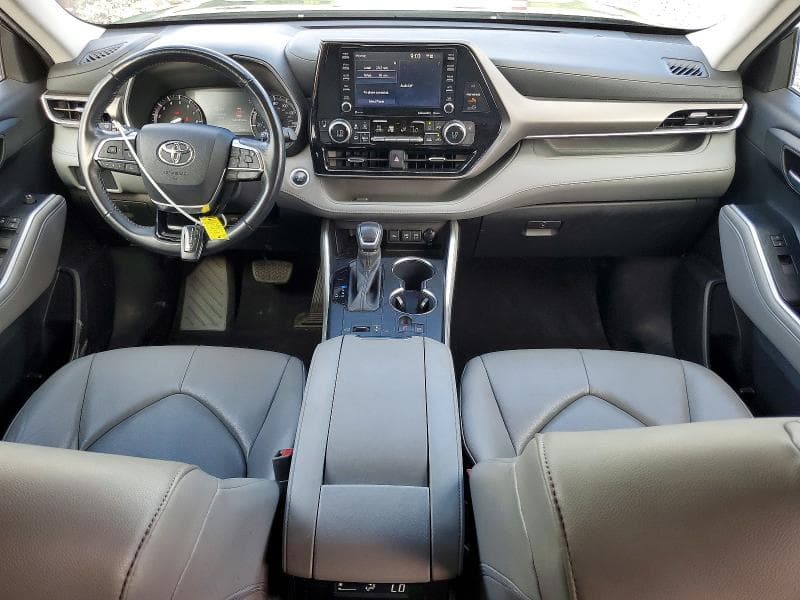 2021 TOYOTA HIGHLANDER XLE XLE 8