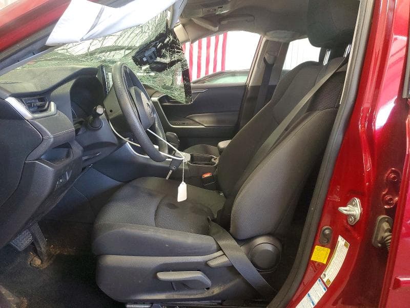 2019 TOYOTA RAV4 LE 7