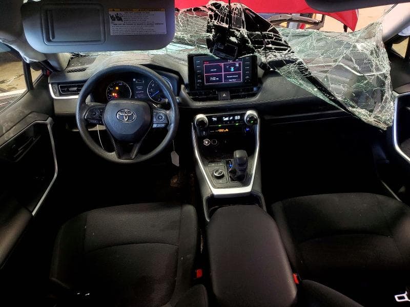 2019 TOYOTA RAV4 LE 8