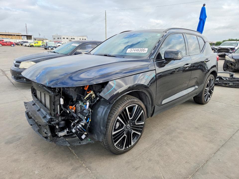 2025 VOLVO XC40 ULTRA - 1