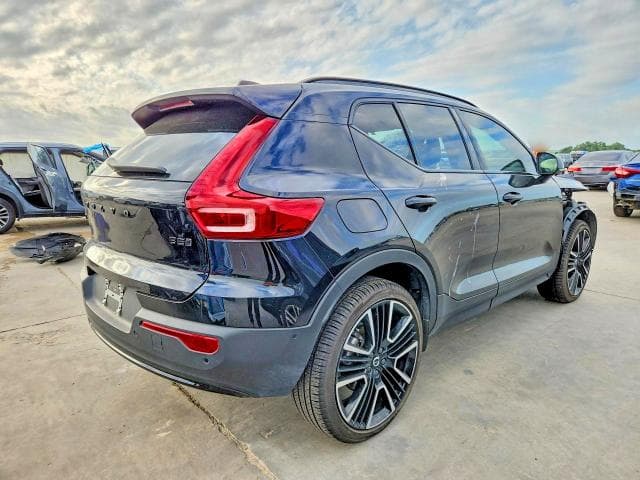 2025 VOLVO XC40 ULTRA 3