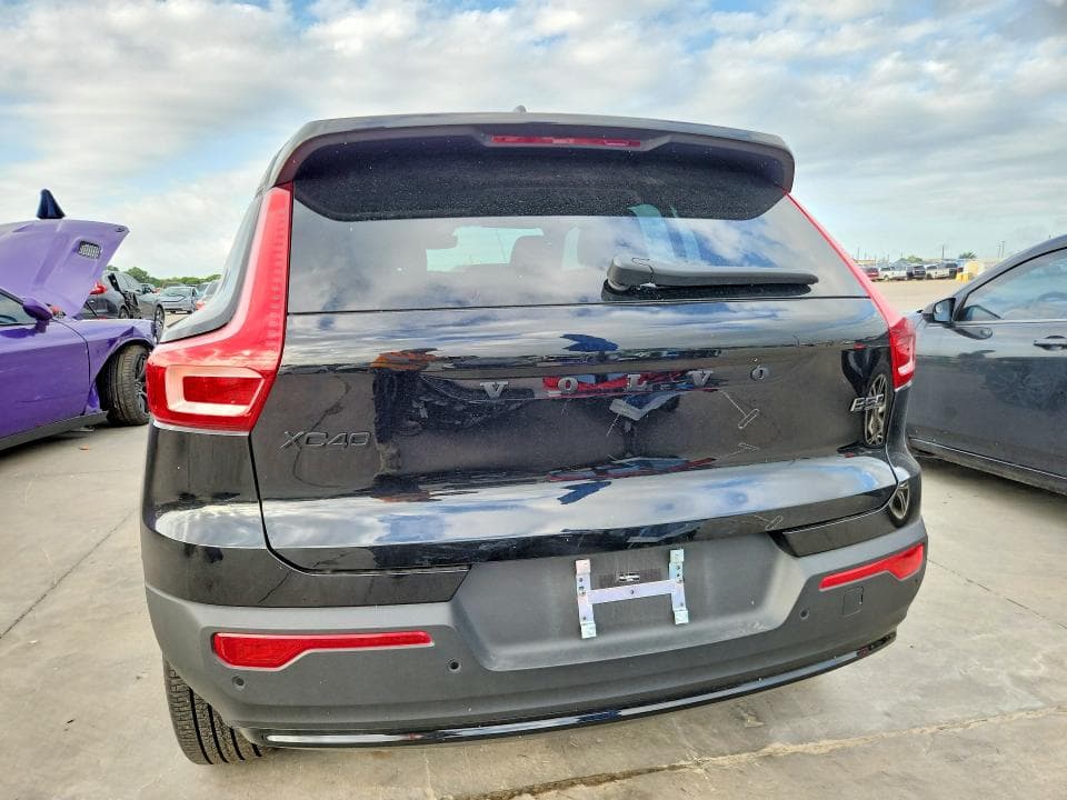 2025 VOLVO XC40 ULTRA 6