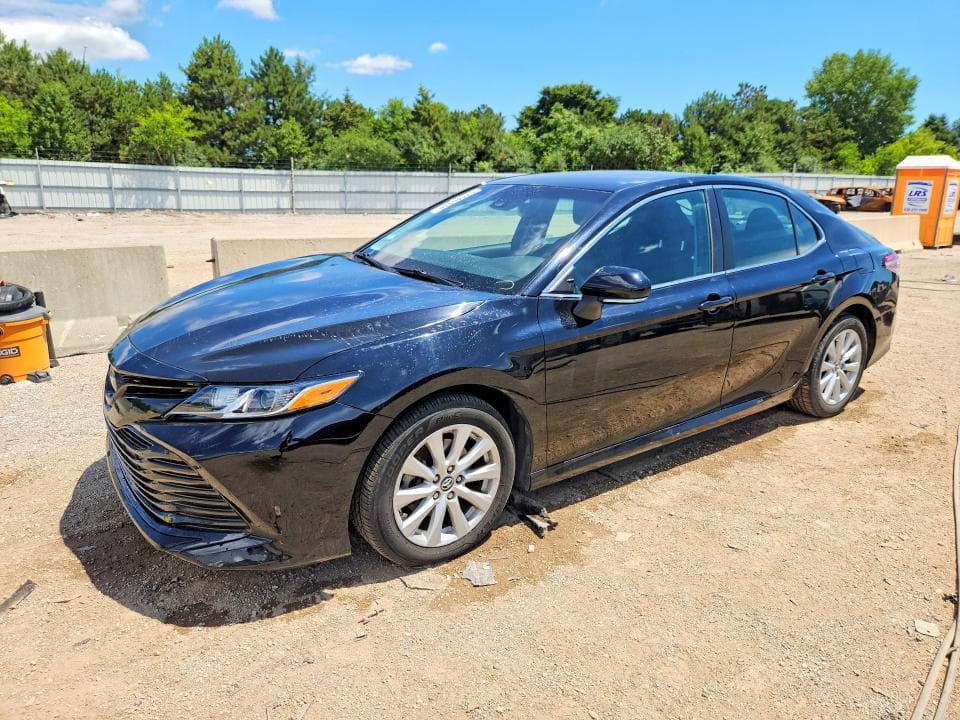 2018 TOYOTA CAMRY LE - 1