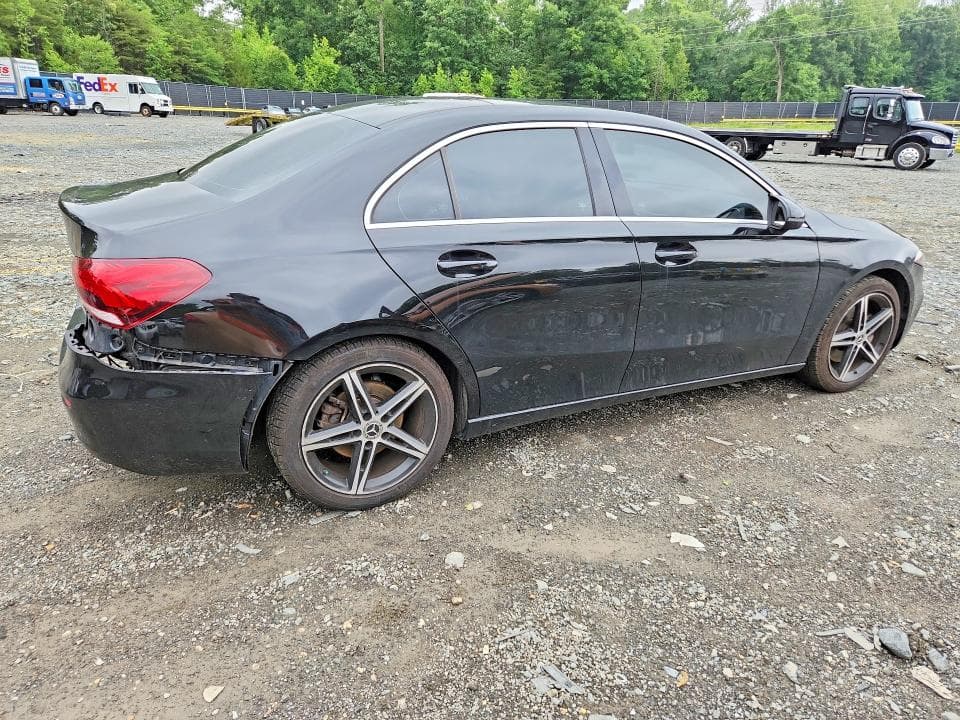 2019 MERCEDES-BENZ A 220 3