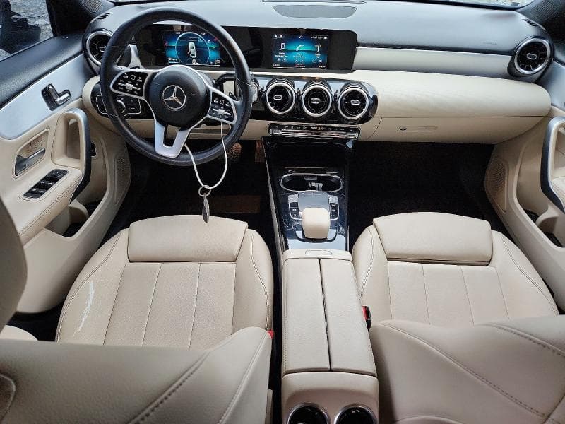 2019 MERCEDES-BENZ A 220 8