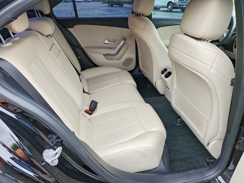 2019 MERCEDES-BENZ A 220 10